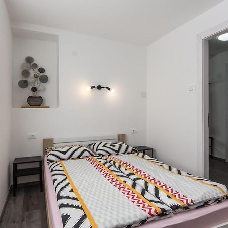 Apartment Retiro Pula Ngoại thất bức ảnh