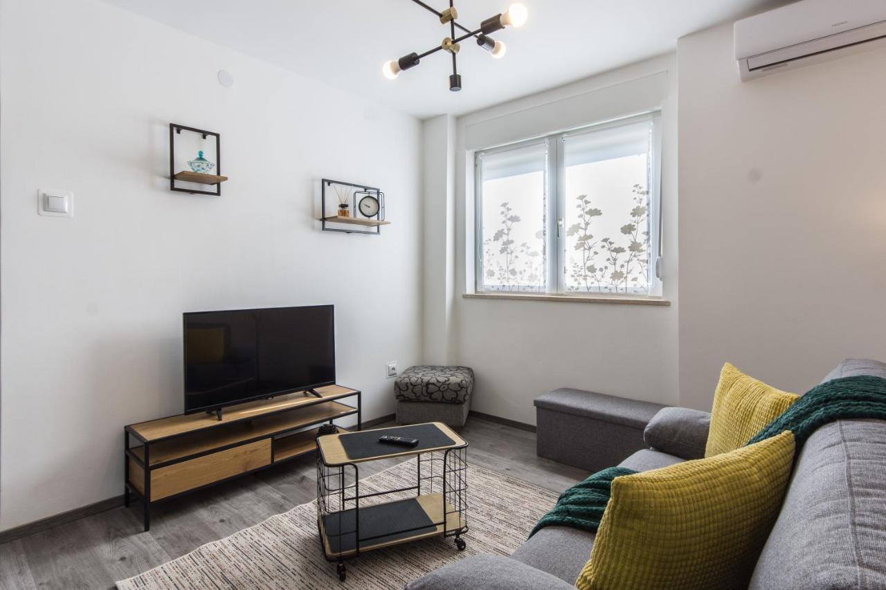 Apartment Retiro Pula Ngoại thất bức ảnh